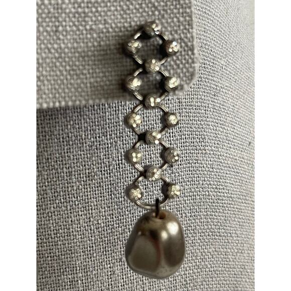 Vintage silver color dangling earrings rhinestones and faux pearls - Picture 5 of 7